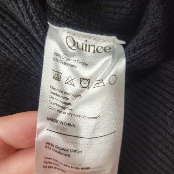 Quince Medium | Mens Black Knit Organic Cotton Cashmere Waffle Crewneck Sweater - Picture 6 of 7